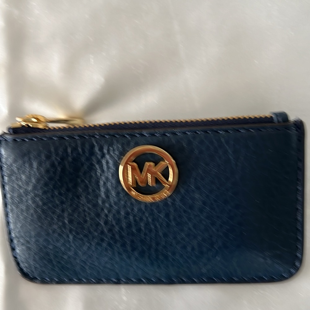 Michael Kors Hamilton Navy/Wht LG EW Tote 👜 includes addl piece key pouch - Picture 12 of 14